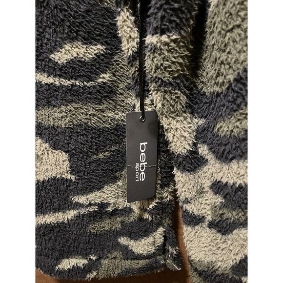 NEW Bebe Sport Fleece Pullover 1/4 Zip Sweatshirt Size Medium Green Camo - Picture 6 of 10